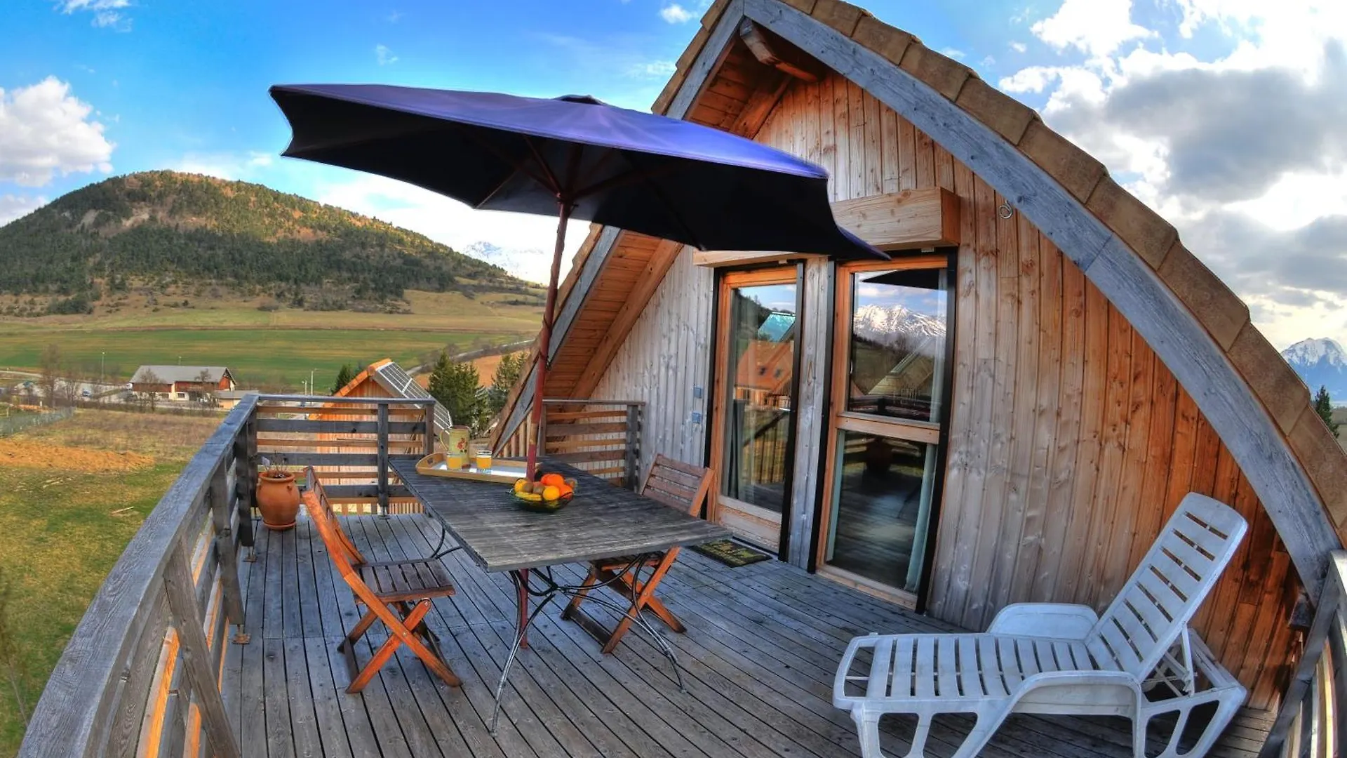 La Cabane Du Bonheur, Un Gite Ecologique Cornillon-en-Trieves Holiday home